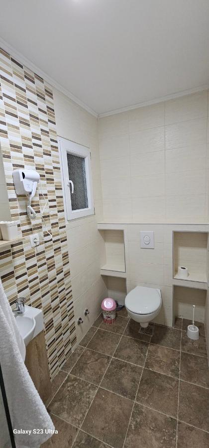 Ekonomic Apartmani Golubovci Екстер'єр фото