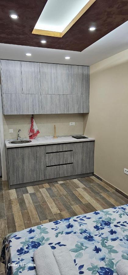 Ekonomic Apartmani Golubovci Екстер'єр фото