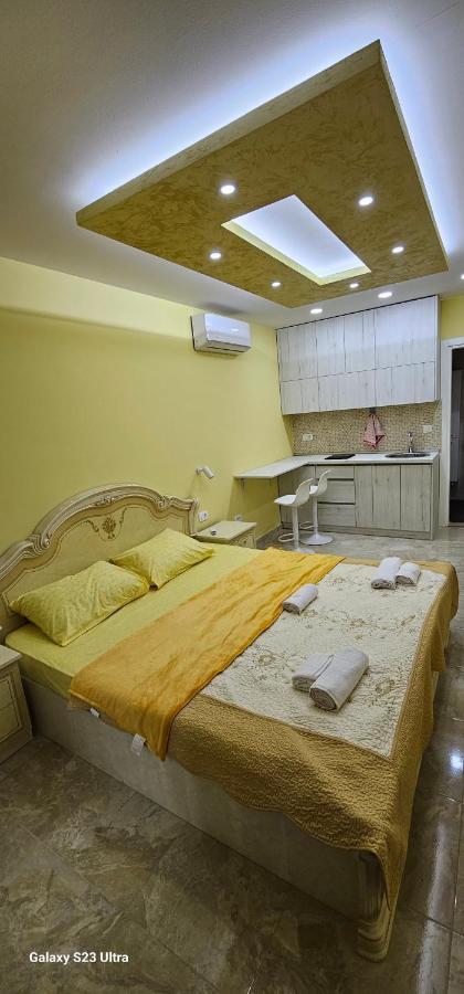Ekonomic Apartmani Golubovci Екстер'єр фото