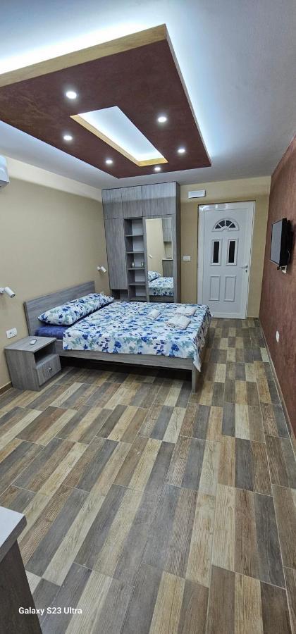 Ekonomic Apartmani Golubovci Екстер'єр фото